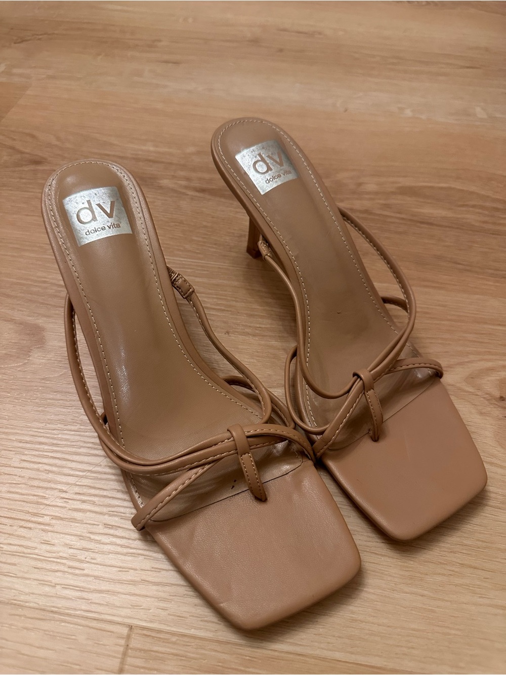 DV by Dolce Vita Tan Knotted Strappy Square-Toe Heels
